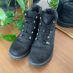 Sonoma Women's Black Lace-Up Winter Boots